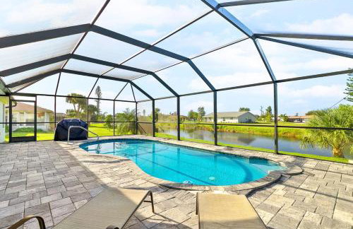 Newley Built Oasis Heated Pool Waterfront retreat - Foto 33
