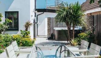 Coastal Courtyard with Hot Tub, Greatstone - Foto 4