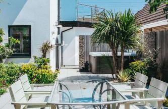 Coastal Courtyard with Hot Tub, Greatstone - Foto 4