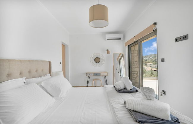 Villa Chriselia - 3 Bedrooms With Sea Access - Photo 12