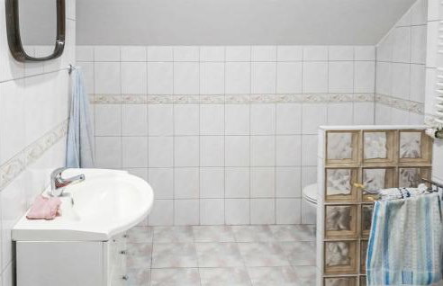 3 Bedroom Awesome Apartment In Klucze - Foto 16