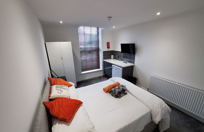 The Ashcroft Apartments - Photo 2