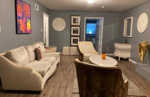 Stylish Remodeled 23 Large beds Near Elvis Presley - Foto 2