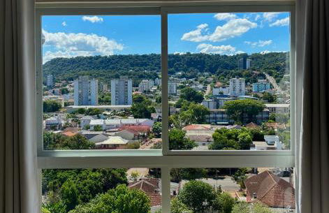 Studio completo no centro com garagem coberta e vista - Foto 2