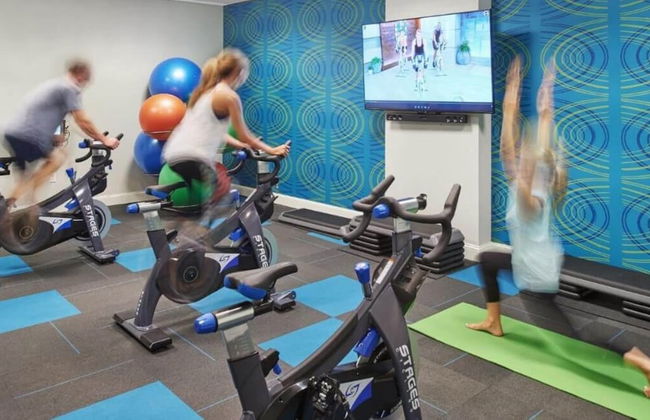 Bluebird Suites near AutoZone Park - Foto 40