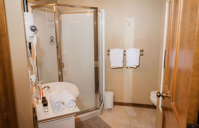 Waterfront 2BDR Condo in Grand Haven 110 - Foto 26