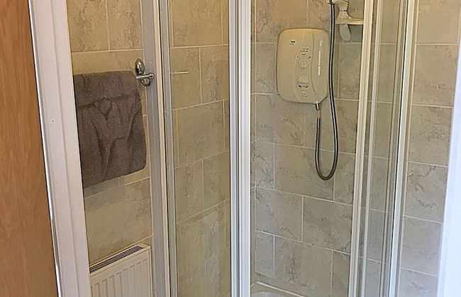 Immaculate 3-bed House With Private Secure Garden - Foto 29