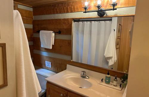 Creekside Cabin - Seven Devils,NC - Pet-Friendly, Close to Skiing & Hiking, and the Apline Coaster! - Foto 28