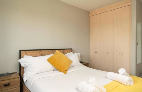 Modern, Well Presented 2-Bedroom Apartment, With Parking, Opposite Nirvana Spa - Pass the Keys - Foto 10