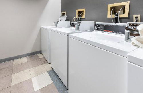 Boutique 1BR Condo - Walk to Memorial Stadium - Historic Hayward Place - Foto 50