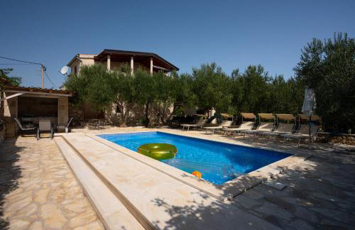 Apartman Magas with private pool - Photo 1