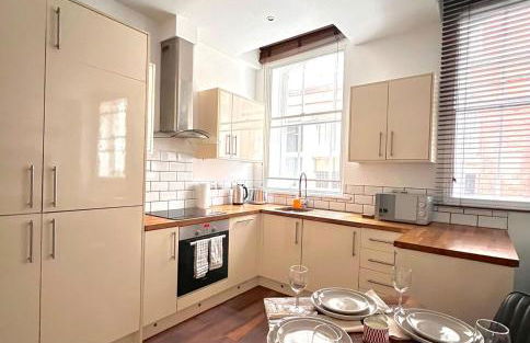 Cosy 2 Bed Retreat with FREE Secure Parking - Foto 4