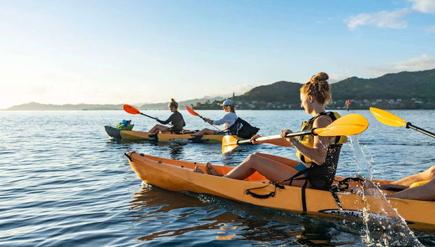 Remando nos caiaques pela baía de Kaneohe