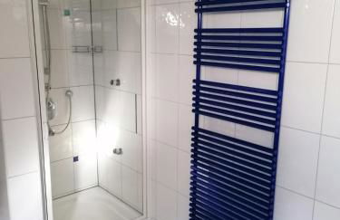 Ferienhaus Stein, TOP Monteurwohnung, sehr groß, 4 Einzelzimmer, Doppelzimmer, Übernachtung bis zu 8 Personen möglich - Foto 9