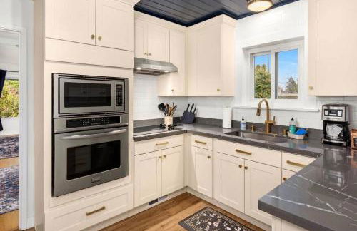 Alki Beach Bungalow • Walk to Beach & Dining - Foto 16