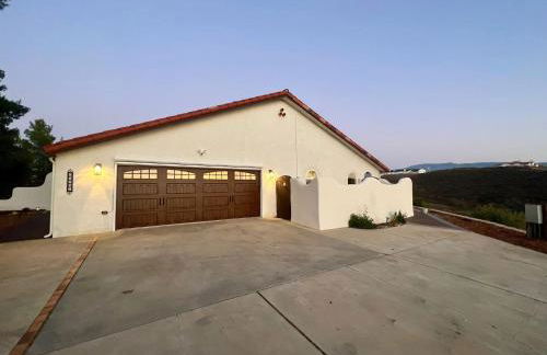 Winery Getaway with Spa and Amazing Hilltop View - Foto 49