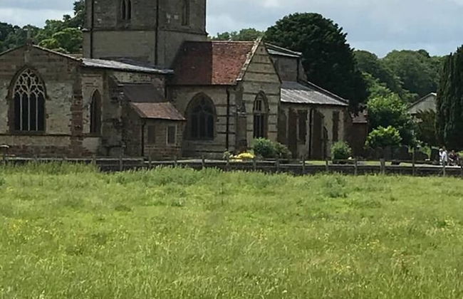 Village Period Cottage Next to a Idyllic Stream - Foto 32