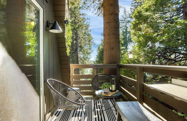 A-frame Retreat Chic and Modern Forest Views, Hammock, Outdoor Dining, Decks - Foto 7