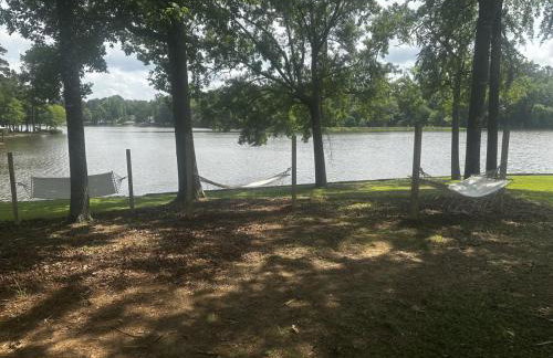 Ultimate Family Fun Lakehouse with pool and dock - Foto 39