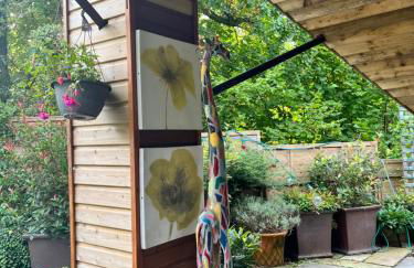 The Shed . A cosy, peaceful, 96% recycled, chalet. - Foto 16
