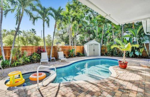 Chic Victoria Park Villa with Heated Pool and Spa - Foto 16