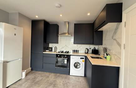 Modern 2 Bed Apartment Includes Free Parking - Foto 7