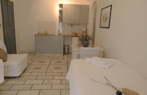 Nissiotiko Studios & Apartments - Photo 59