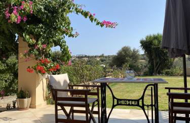 House with Garden in Peratata - 10' from City Center - Photo 1