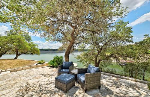 Luxury Lakefront Escape on Lake Travis - Photo 40