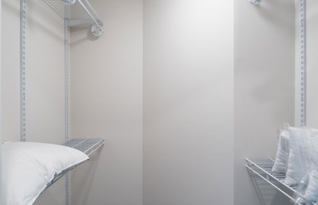 Global Luxury Suites at Bethesda Metro - Photo 3