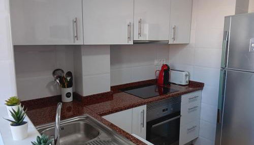 Apartamento con piscina y pista de tenis a un paso de la playa - Foto 2