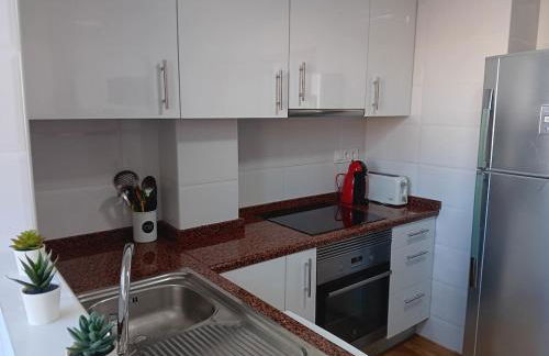 Apartamento con piscina y pista de tenis a un paso de la playa - Photo 2