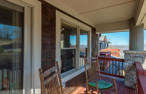 Wolf's Den~Views~Hot Tub~Home Theater~Hatley Ski! - Foto 39