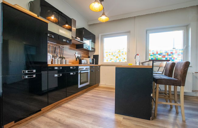 Spacious House - Photo 49