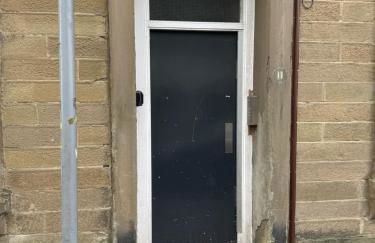 Beautiful 2-bed Study or Visit Flat - Photo 26