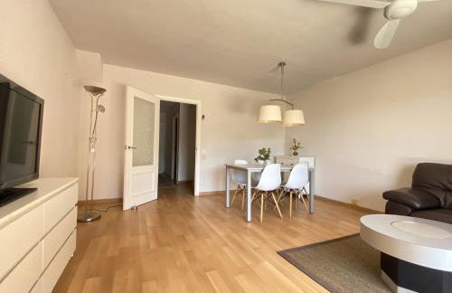 TarracoHomes, TH156 Casa Roser Familiar y con Piscina Compartida - Photo 23