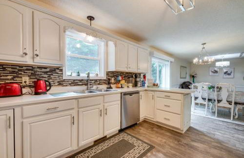 Hot Tub, Game Room and Fire Pit Pocono Summit Home! - Foto 11