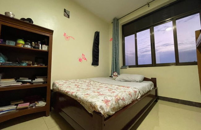 The Mugabi's Spacious Private Room - Foto 9