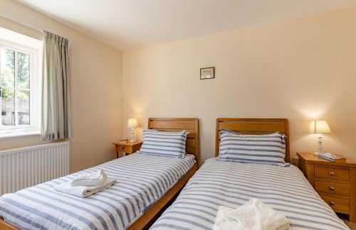 3 Bed in Burton Bradstock oc-s30572 - Photo 8