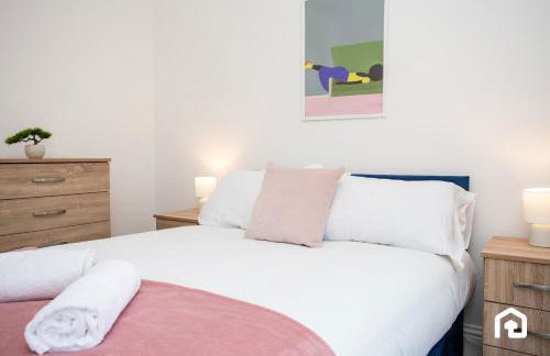 Vacant Nests The Fredrick Close to sea front - Photo 5