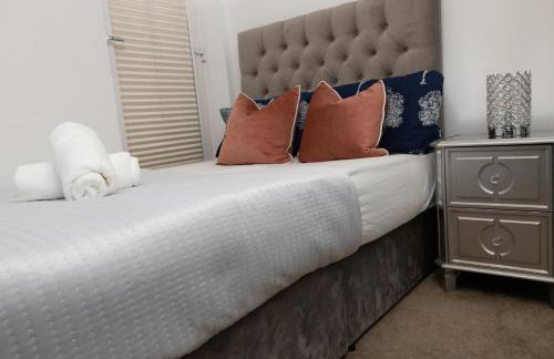 Broughton Haven 5 Beds House Free WiFi, Free parking, NETFLIX - Photo 13