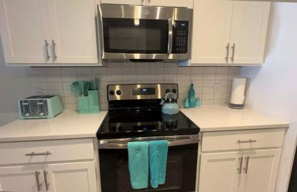 Beautiful Condo on Riverwalk King Suite w Free Parking Pet Friendly Centrally Located on the Riverwalk - Foto 59