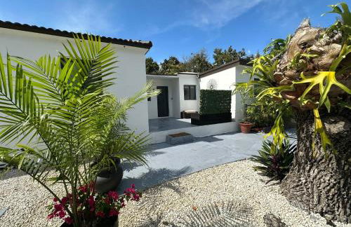 Artful Luxury in Miami Most Iconic Spot - Photo 10