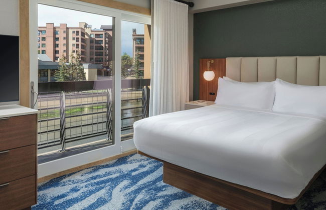 Marriott's Mountain Valley Lodge at Breckenridge - Photo 9