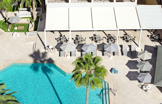 Atlantis Beach Hotel - Photo 29