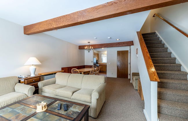 4BR Private Townhouse at Smugglers Notch Resort - Photo 7
