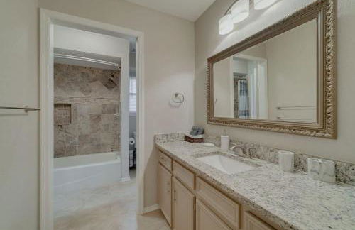 Best of Richardson - 5BD-3BA with Pool, Patio, BBQ - Foto 31