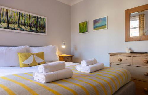 Vibrant 2 Bed, 2 Bath Home, Just Minutes to Town! - Foto 37