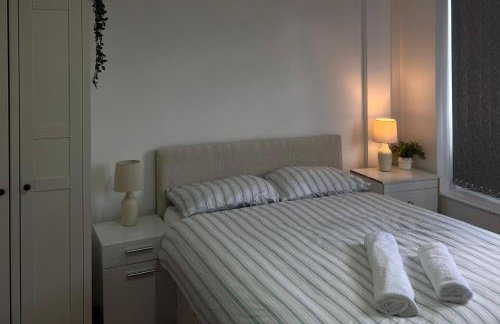 Luxury 4 Bed 3 bath 6 mins from City Renter - Photo 33