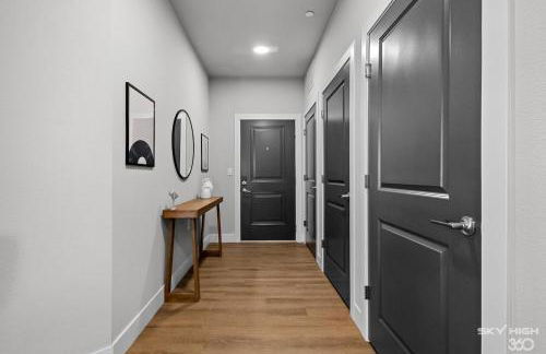 Cozy Luxury Apt, Gym, King Bds, Comfy Sectional - Foto 43